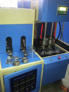 供應(yīng)宏遠塑料機械 全自動吹瓶機廠家-臺州市黃巖宏遠塑料機械廠 -